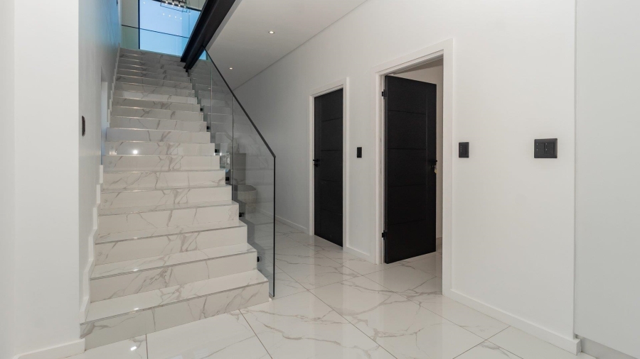 3 Bedroom Property for Sale in Sandown Western Cape